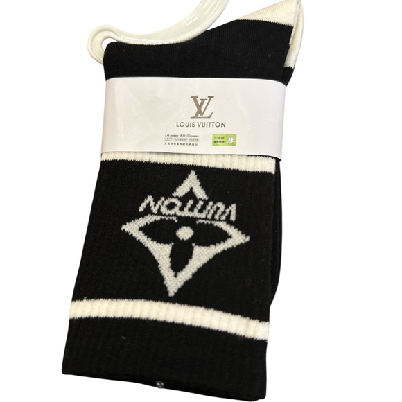 NWT! Bundle of 2 Fashion Ladies Socks; up to Sz 10 - Picture 3 of 6